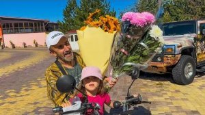 У папы был ДЕНЬ РОЖДЕНЬЯ и мы привезли угощения Люське и Степке