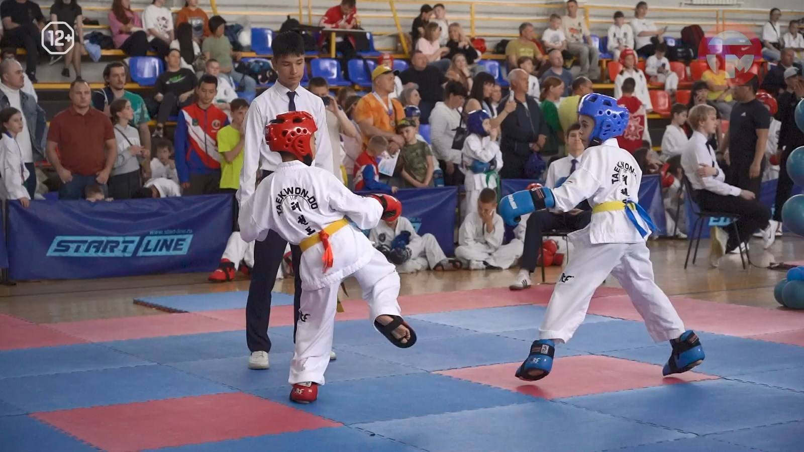 Чемпионат и первенство округа по тхэквондо прошло в зале спорткомплекса «Локомотив»