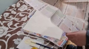 Наклеиваю акварельную бумагу клеем ПВА , на стекло.