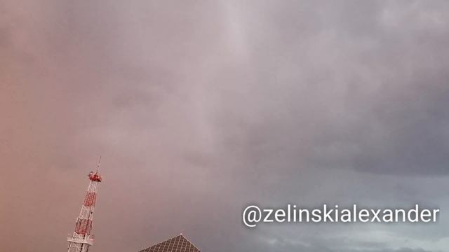 Лицо в небе над Сургутом смотреть онлайн