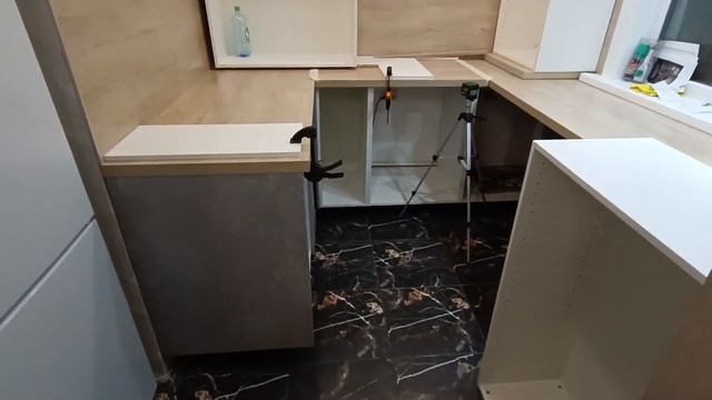 Сборка кухни Леруа Мерлен с фасадами Берлин