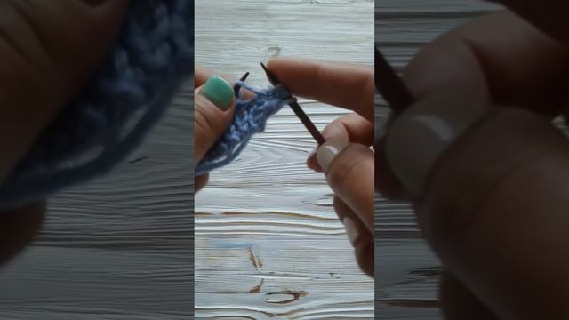 Регланная линия с ажурной косой / симметричные прибавки при поворотном вязание / вяжем с 5motkov.ru смотреть онлайн