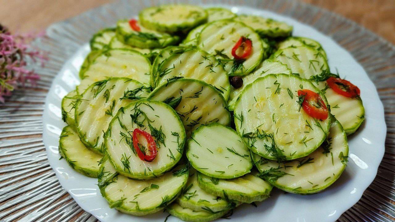 Превосходные, малосольные кабачки в пакете за 5 минут. Очень вкусные кабачки