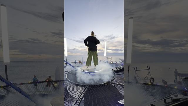 Красиво танцует! Дороже будет стоить! Лазаревское летом!