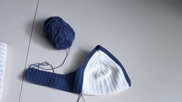 ВЯЖУ ТОП ПО СВОЕМУ МК. ЦВЕТОВОЕ РЕШЕНИЕ. МОИ ПРОЦЕССЫ. смотреть онлайн