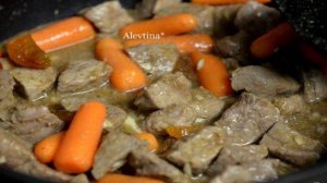 Говядина тушеная с абрикосами сушеными