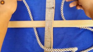 Strictly practical and simple mystery knot