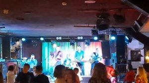 Белые розы(live) - кавер-версия знаменитого хита. Соло на