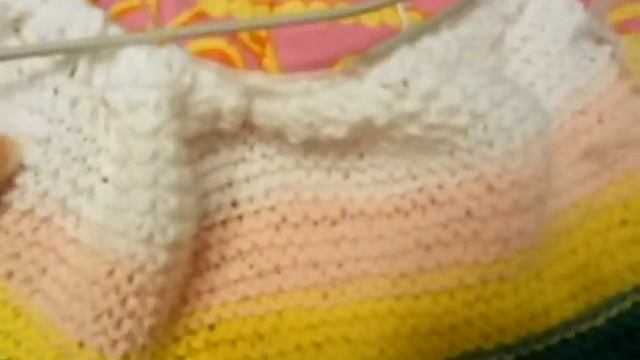 Платье для девочки спицами Бабочки.