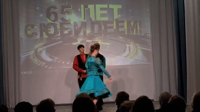 "Кадриль с выкрутасами" (на две пары)  - исполняет старш? смотреть онлайн