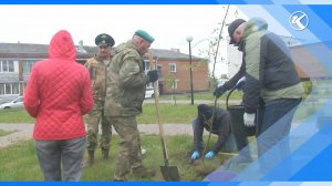 29.05.2025 В поселке Ускат народные избранники высадили более 50 саженцев плодовых деревьев
