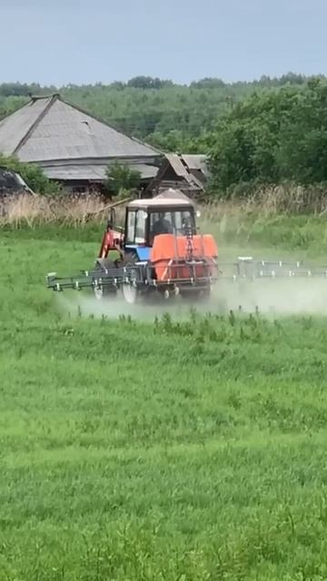 Мтз на опрыскивание полей #мтз82 #сельскоехозяйство #кф смотреть онлайн