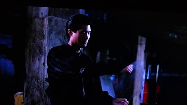 Три / Одиннадцать - Воскресенье в фильме Робокоп 3. смотреть онлайн