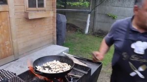 Необычный рецепт приготовления сочной баранины на мангале рецепт от Жоржа
