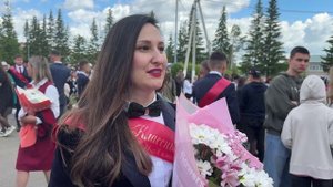 Прощай, школа: последний звонок под звуки вальса