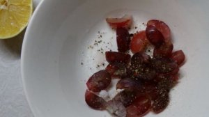 Куриное филе запеченное с виноградом