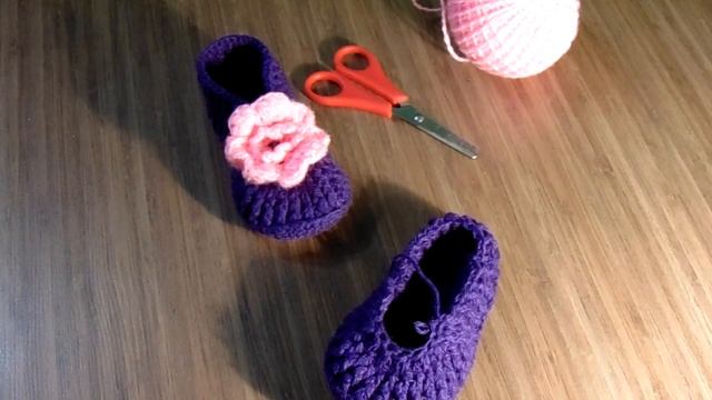 Вязание крючком пинетки тапочки часть 4. смотреть онлайн