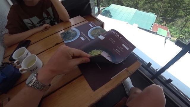 ПОЗНАКОМИЛСЯ И УВЁЗ ВЬЕТНАМКУ В ГОРЫ