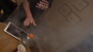 ЗЛОЙ ДЕД разбил планшет молотком