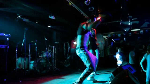 Ночная жизнь в Che Guevara смотреть онлайн