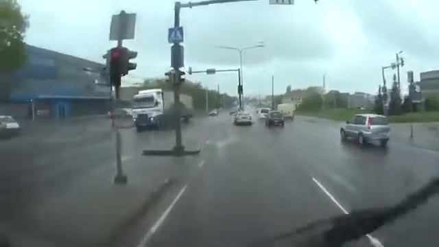 Поспешить людей насмешить/ dont hurry at the traffic. Car`s crush смотреть онлайн
