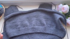 Жилет из пух норки. Следочки на двух спицах.