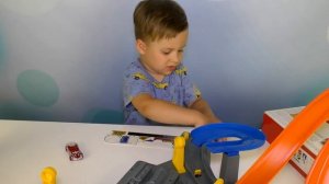 Рома и Диана Супер Трек ХОТ ВИЛС - Мощный Вихрь Hot Wheels Spin Storm Unboxing and Play