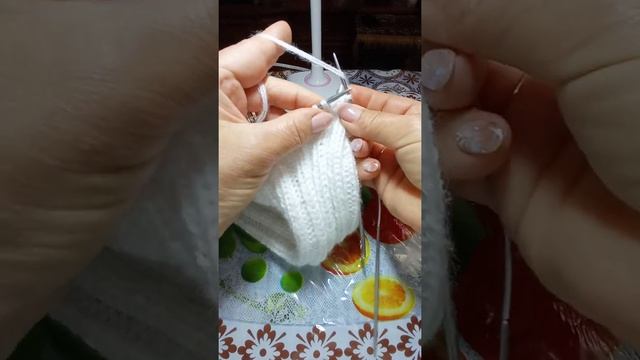 Закрытие резинки 2 на 2 спицами смотреть онлайн