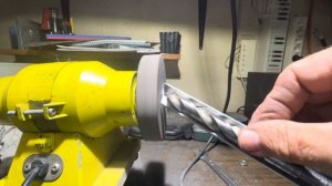 Приспособа для заточки сверл