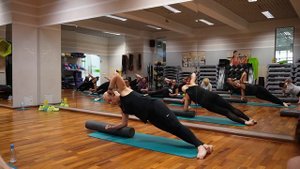 Пилатес с массажным роллом | запись группового урока |