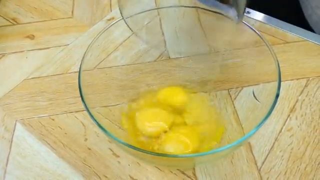 Когда нет времени готовить. Красная рыба в сырном кляре на сковороде. Вкусно, просто и очень быстро.