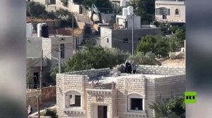 القوات الإسرائيلية تقتحم قرية المغير شمال شرق رام الله مع جرافات