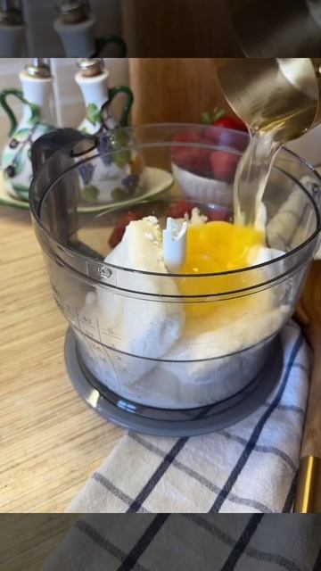 🍓 Королевская ватрушка с клубникой
#выпечка #десерты