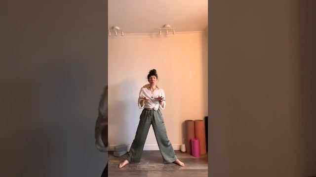 Йога-зарядка для тазового дна и энергии ✨🧘🏻♀️♥️ смотреть онлайн