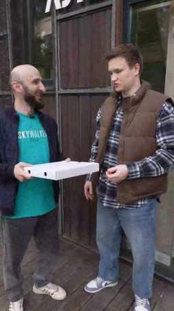 С пиццей в хлев | Омар в Большом городе #омар #омарвбольшомгороде #омаралибутаев