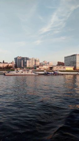 #Панорама Самары - #Вид на #причал речного вокзала / #самара #волга #речная_прогулка #речной_вокзал