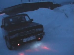 Драка в гаражах,жесткая битва.Толпа на толпу