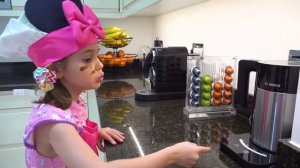 Miss Katy|Мисс Кэти Макс и Катя приготовили Завтрак для папы