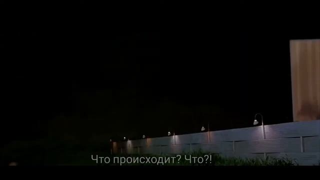 Фильм Смерч 1996 Twister. Рушащиеся, словно карточные домики, здания, разорванные линии электропере смотреть онлайн