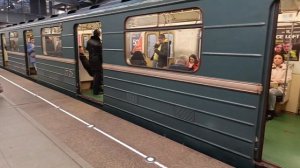 номерной 81-717.5М/714.5М вагон номер 0705 две гофры, на станци