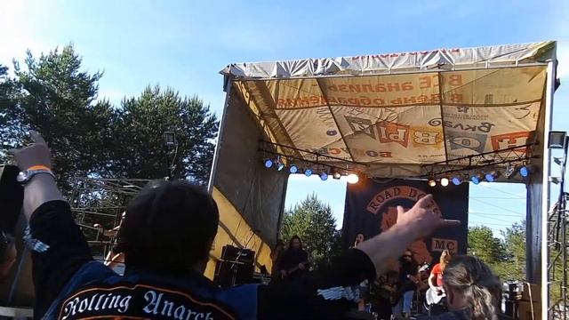 MEANDR - Трава у дома (Земляне cover) мотофестиваль Витебск 17.06.2017 смотреть онлайн