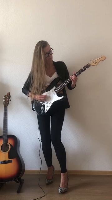 Сделала свой кавер на саундтрек из фильма Джон Уик, Уэнздей #cover #johnwick смотреть онлайн