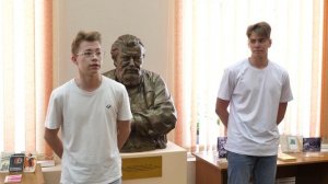 Открытие бюста поэта, выпускника ГГУ Юрия Адрианова