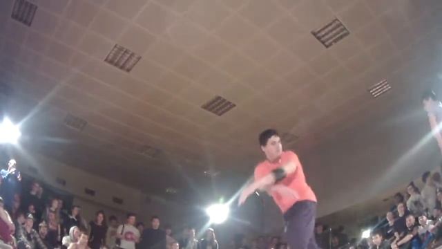 Клык vs Дебошир смотреть онлайн