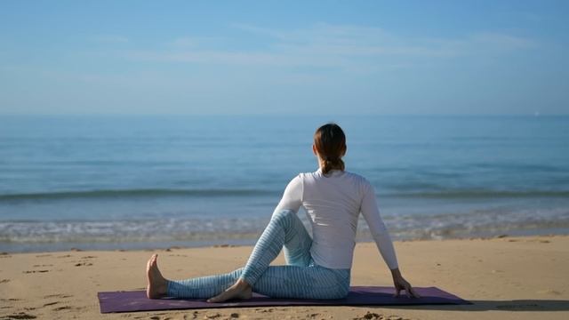 Короткая практика йоги для здоровья тела/ Йога для зан смотреть онлайн