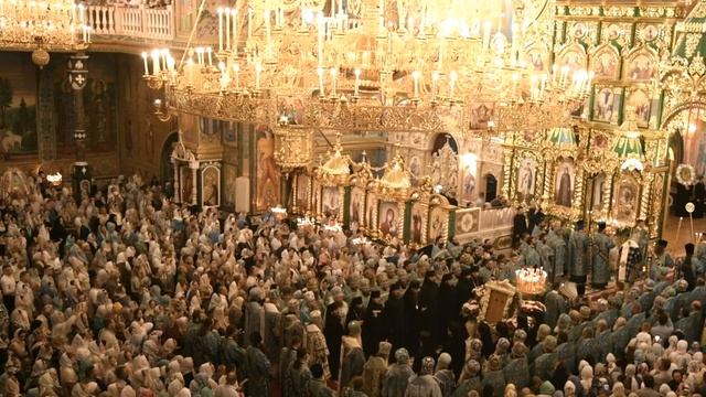 🙏Тисячі вірян співають величання ікони Божої Матері '' Почаївська '' смотреть онлайн