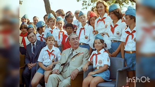 Видеоролик «Советские трудовые нагрузки школьников. Чем занимались школьники СССР вне уроков» смотреть онлайн