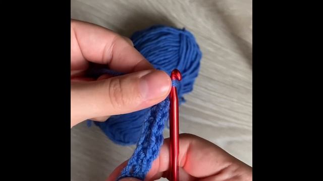 Вяжем крючком. Урок 2. Столбики без накида и столбики с накидом. смотреть онлайн