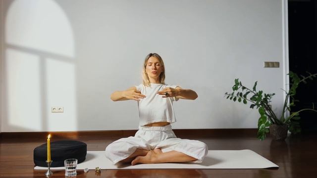 Кундалини йога для процветания и сильной ауры. Практи? смотреть онлайн