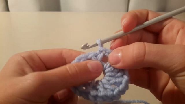 Как связать с помощью крючка милый цветочек